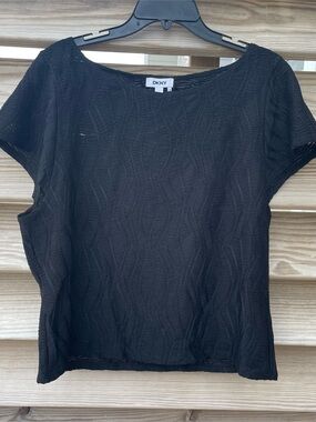 DKNY black textured short sleeve top blouse Women XL NWT